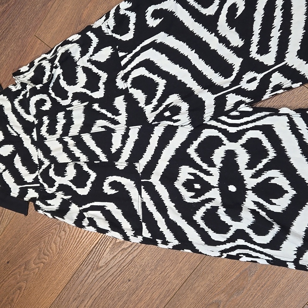 ANTHROPOLOGIE CONSTANCE BLACK AND WHITE WIDE LEG OVERALLS SIZE MED.   #7354 - Picture 5 of 10